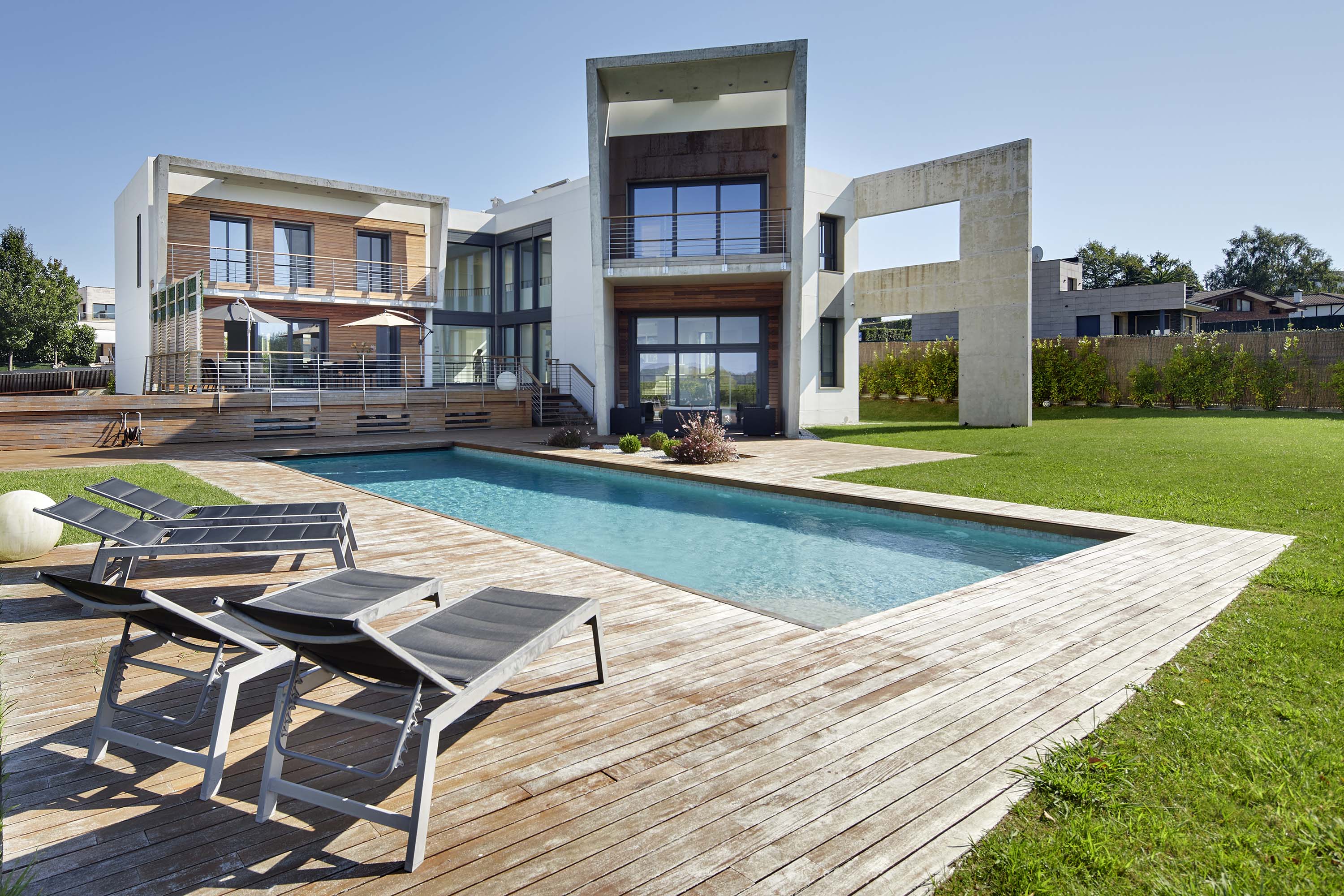 Property Image 2 - Luxurious Villa with Pool and Large Glass Windows