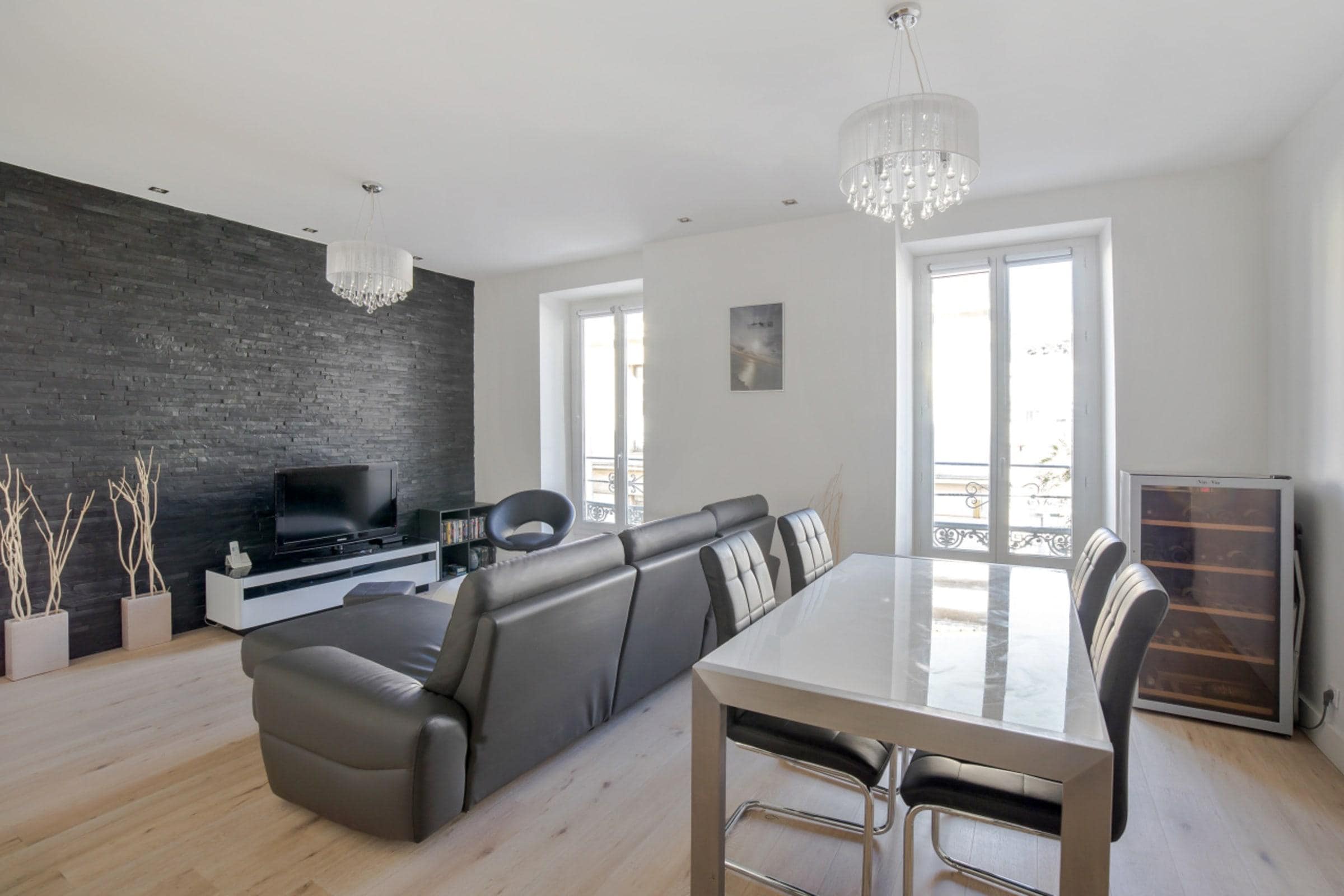 Property Image 1 - First Floor Spacious Apartment in the Heart of Nice
