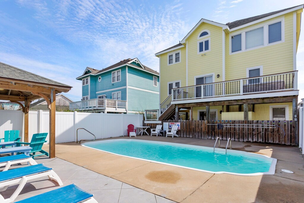 Rear Exterior/Pool Area