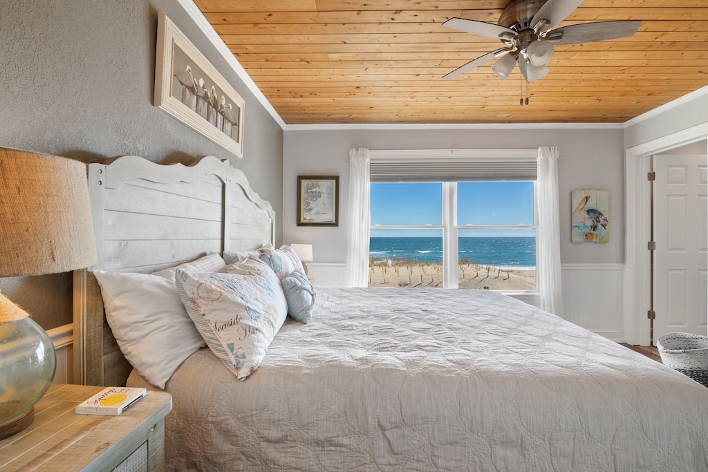 Relax in the spacious Master Bedroom overlooking the ocean!