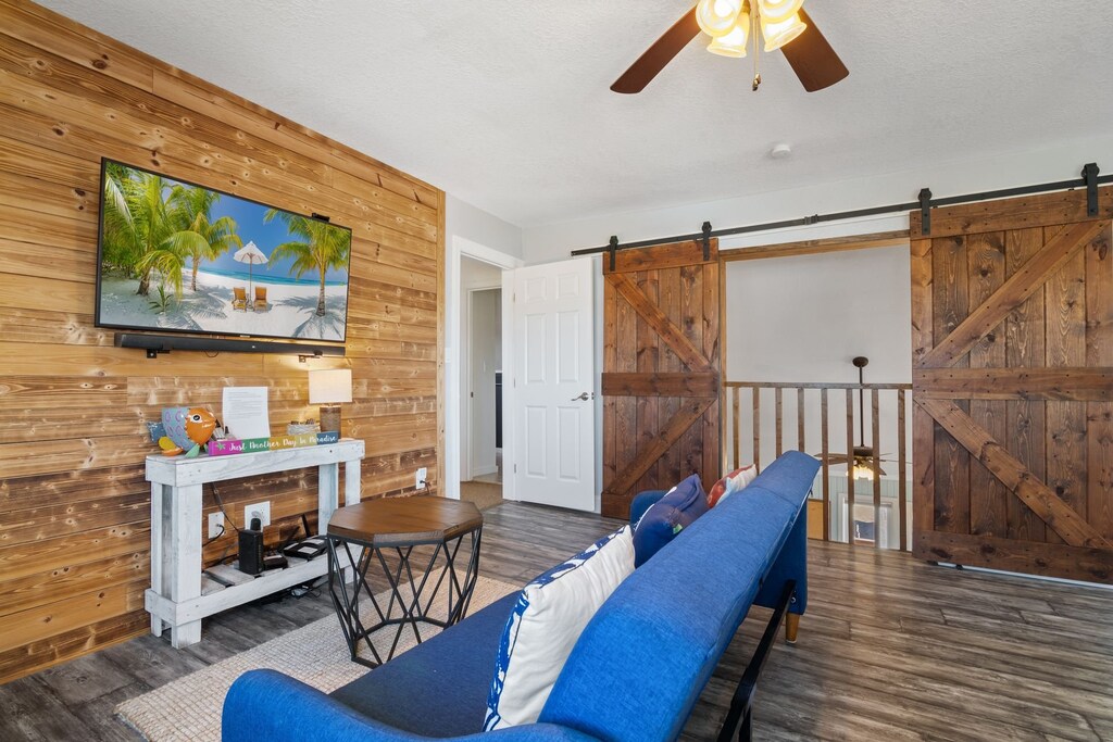 Relax and unwind in prime comfort.