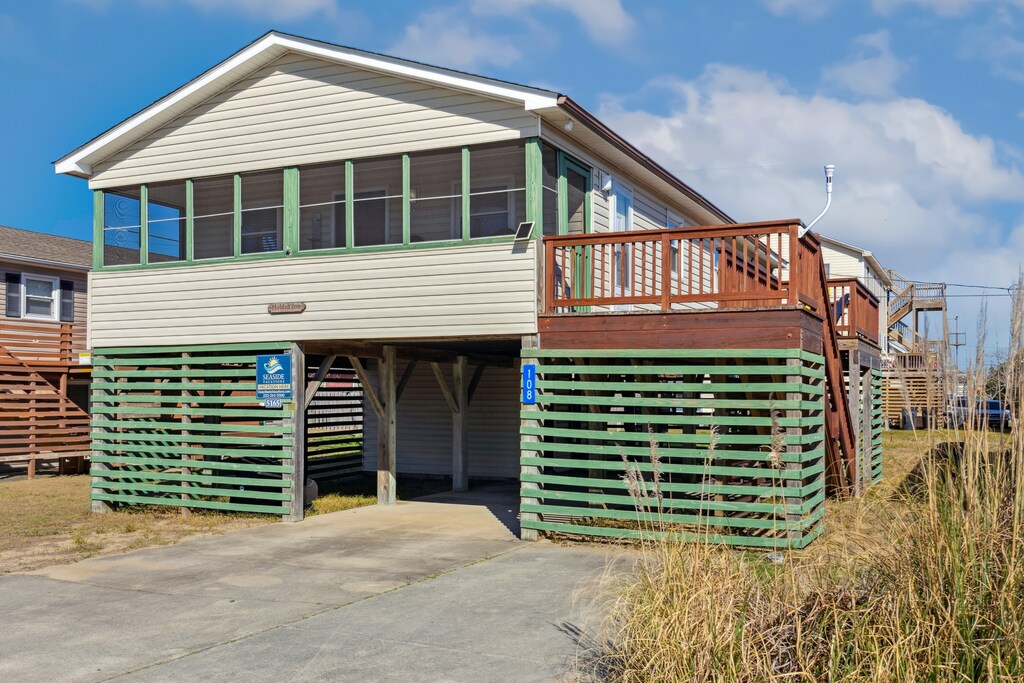 It's an easy walk to the beach or just a short drive to one of the many public beach accesses in the town.