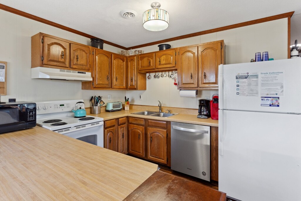 Whip up something delicious in the cozy Kitchen with all modern amenities.