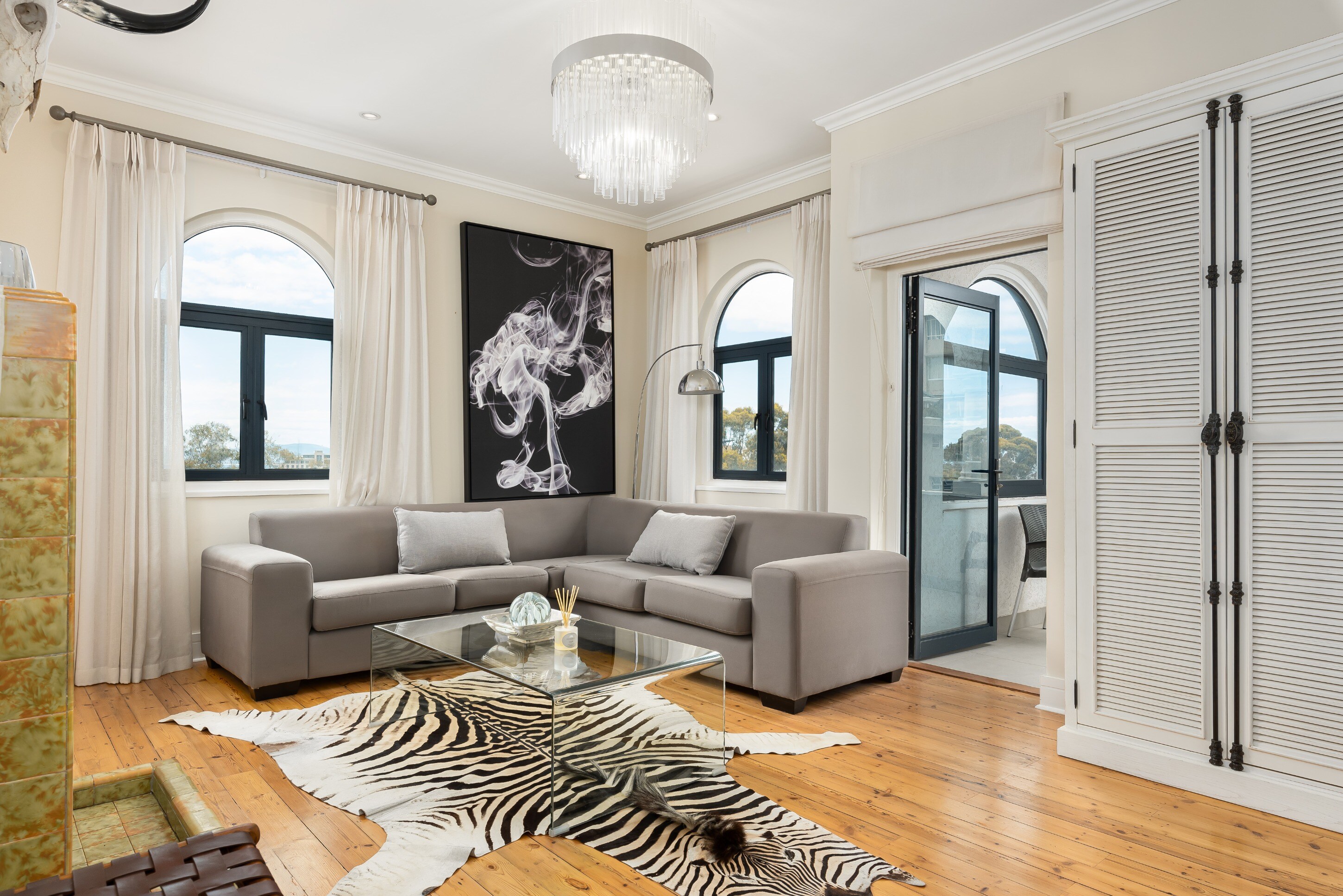 Property Image 1 - Modern and Spacious apartment in Green Point with balcony