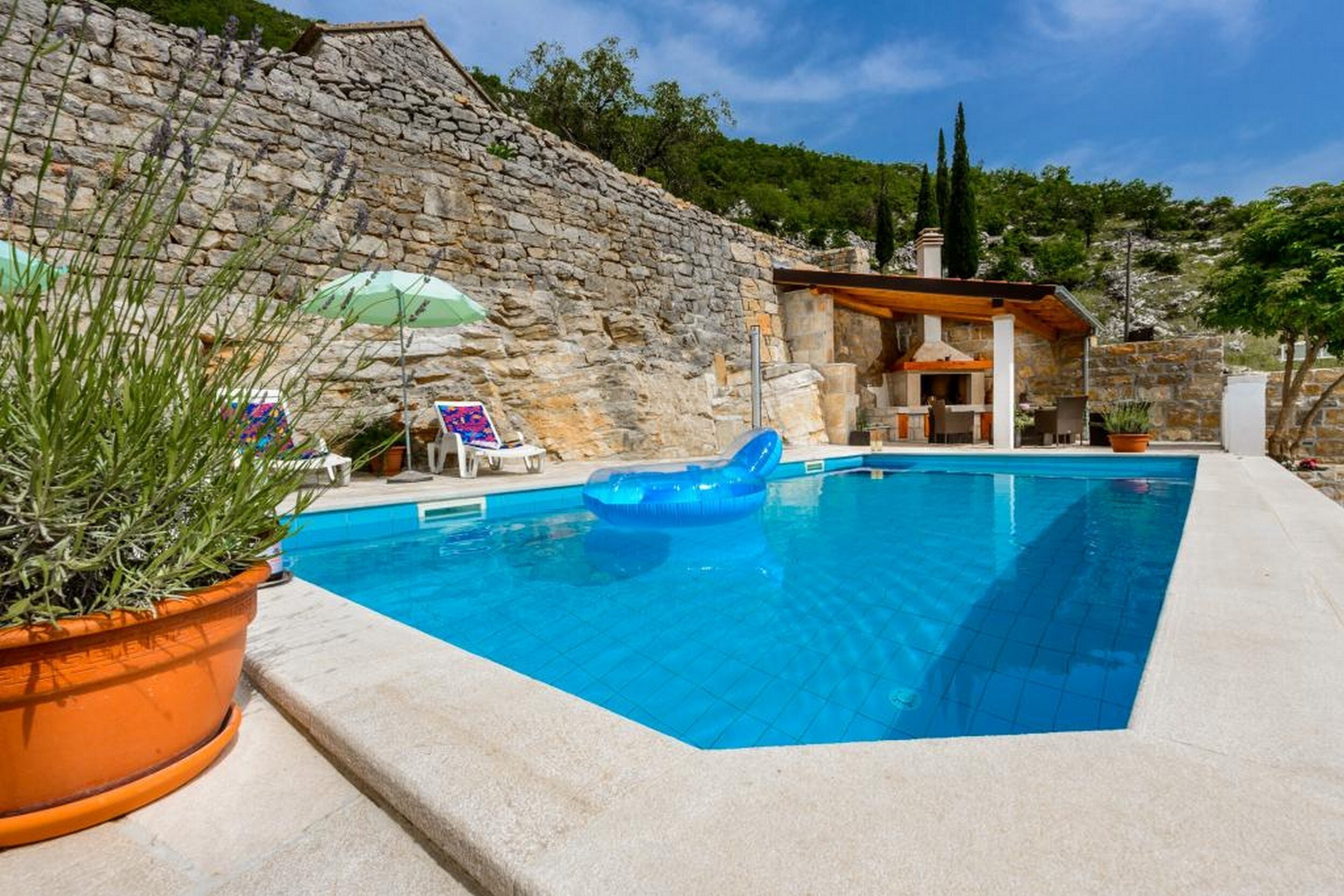 Property Image 2 - Idyllic Villa with Garden and Pool Surrounded by Nature