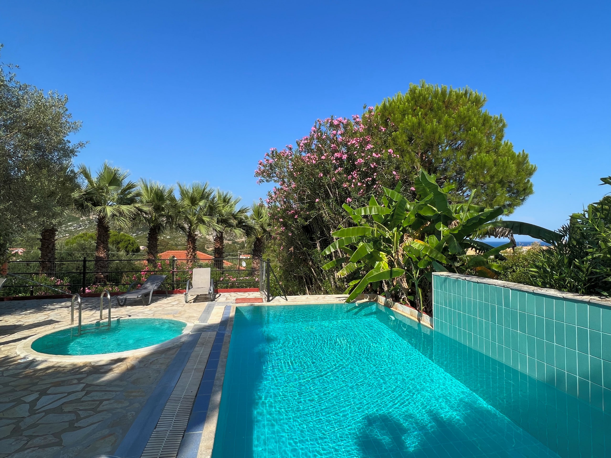 Property Image 1 - Enticing Villa Nestled in Lush Canopy of Foliage