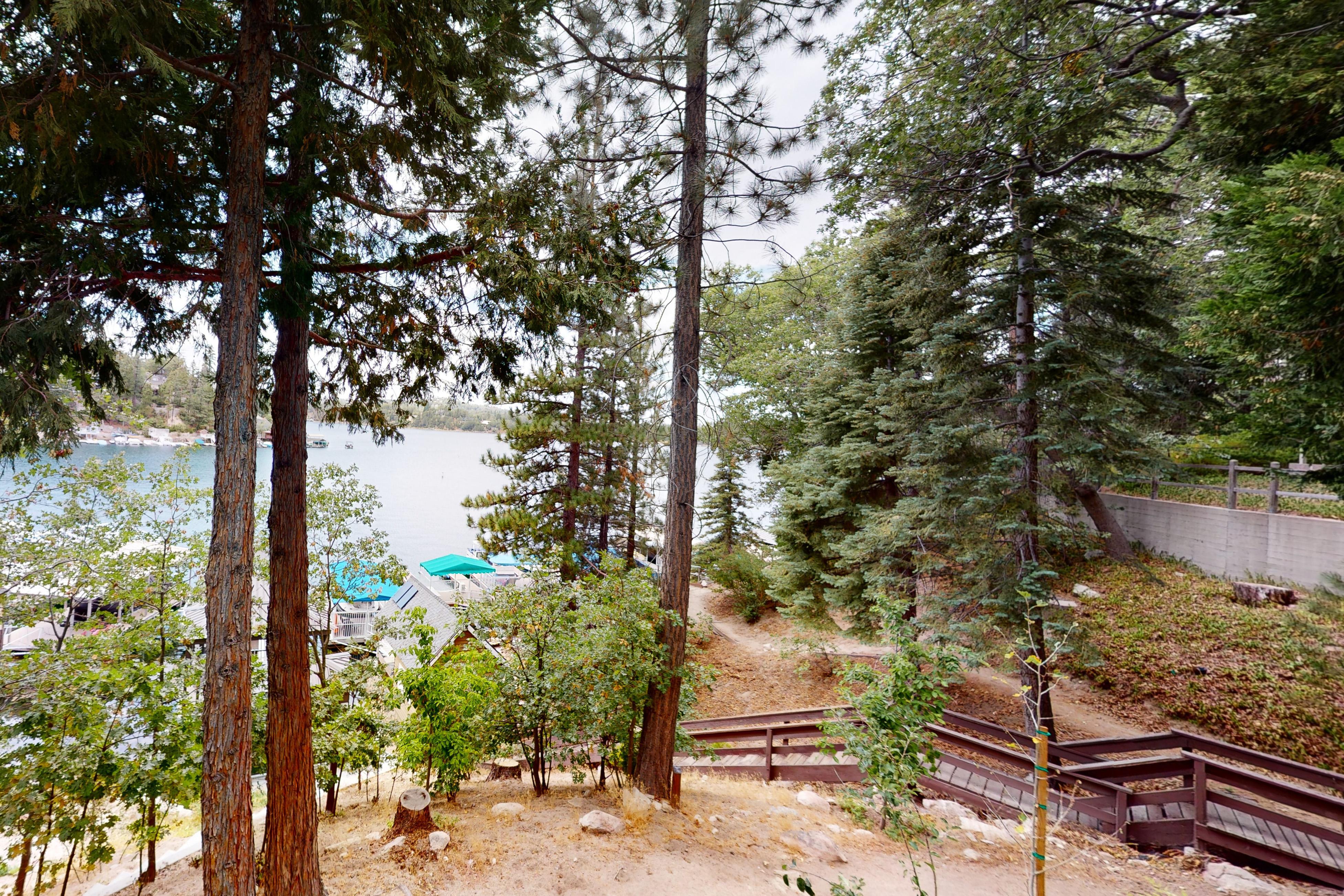 Property Image 2 - Luxury Lakefront Retreat