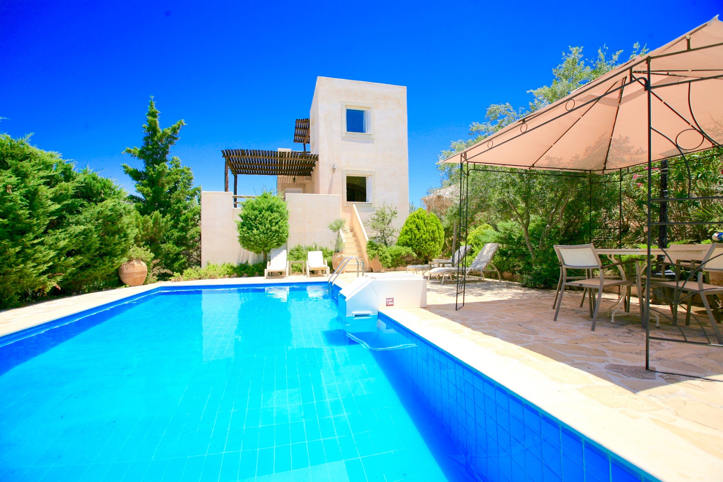 Property Image 1 - Stunning Villa Located in Unspoilt Area of Crete