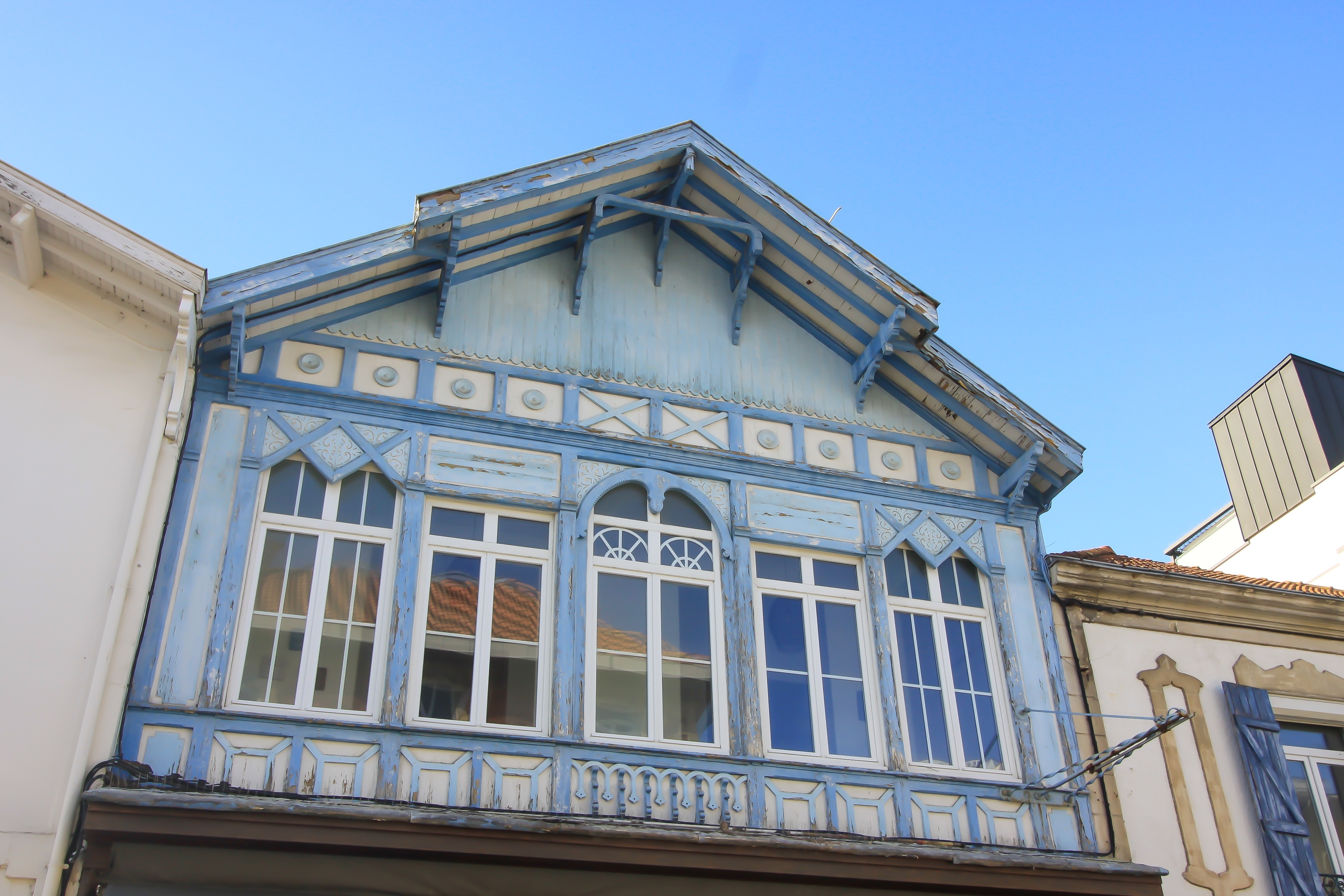 Property Image 1 - Recently renovated two bedroom flat in a historical building of Arcachon