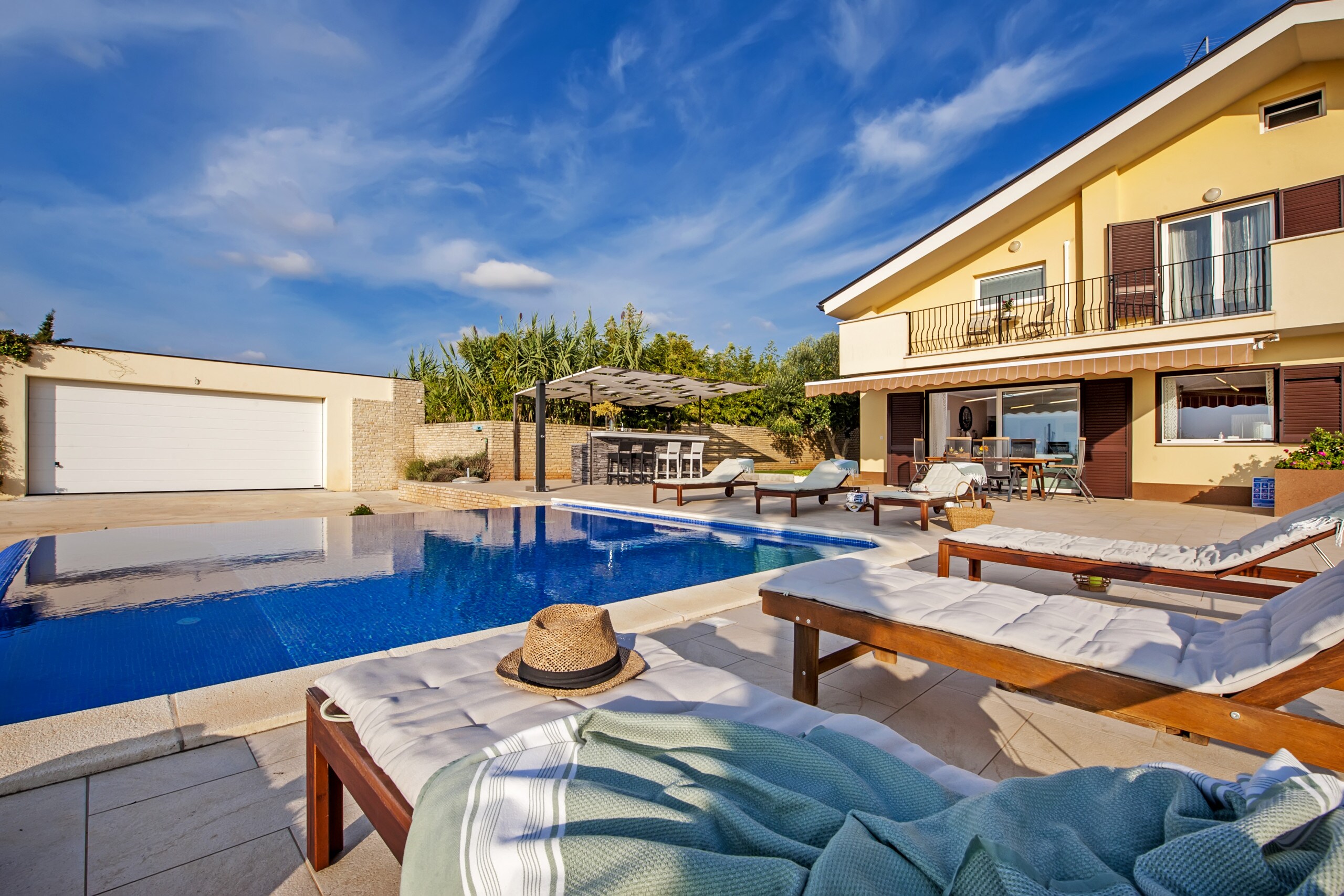 Property Image 2 - Grand Pet Friendly Villa with Private Pool and Jacuzzi