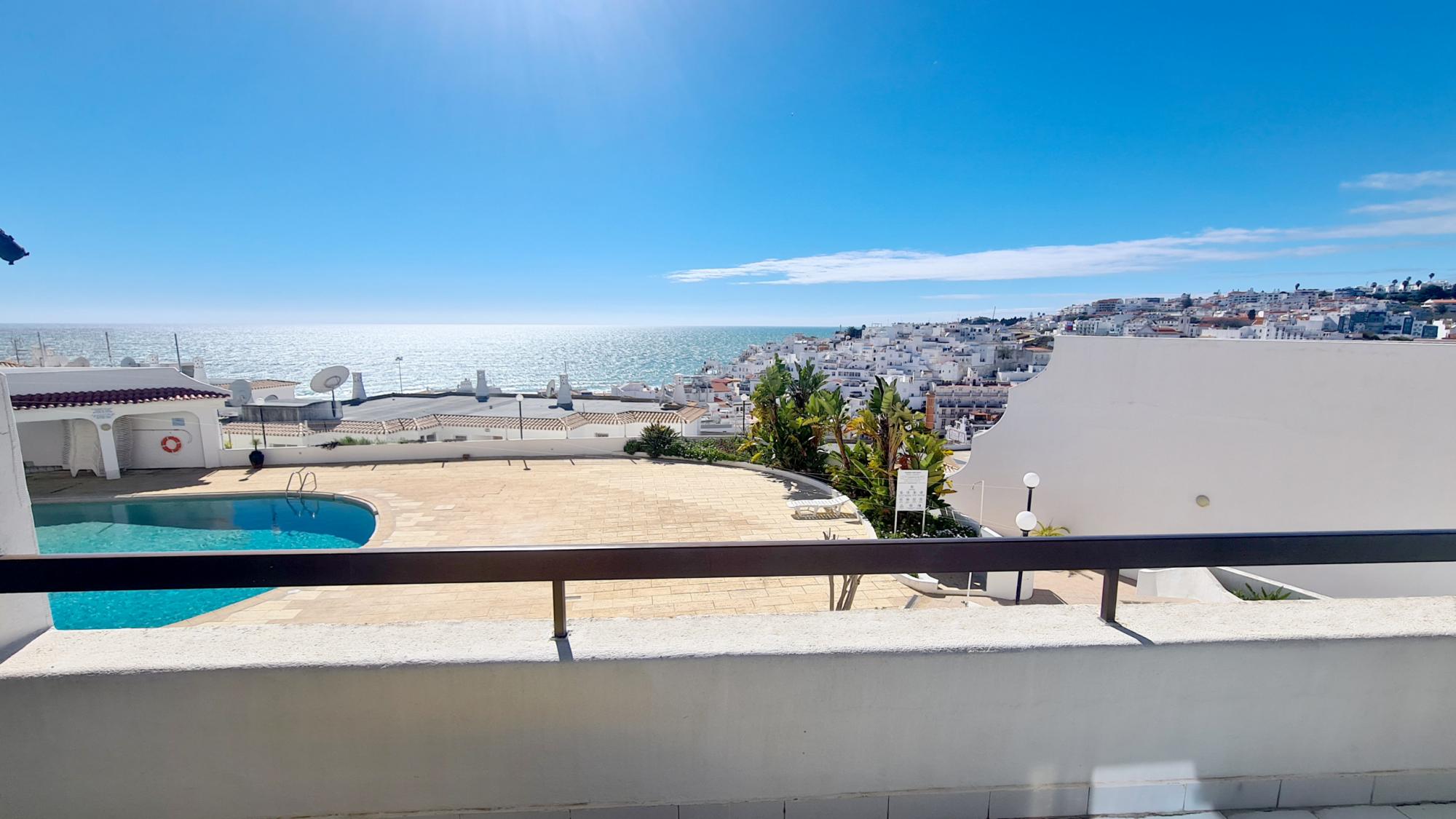 Property Image 2 - Remarkable Scenic Views Apartment with Balcony Overlooking Beautiful Albufeira