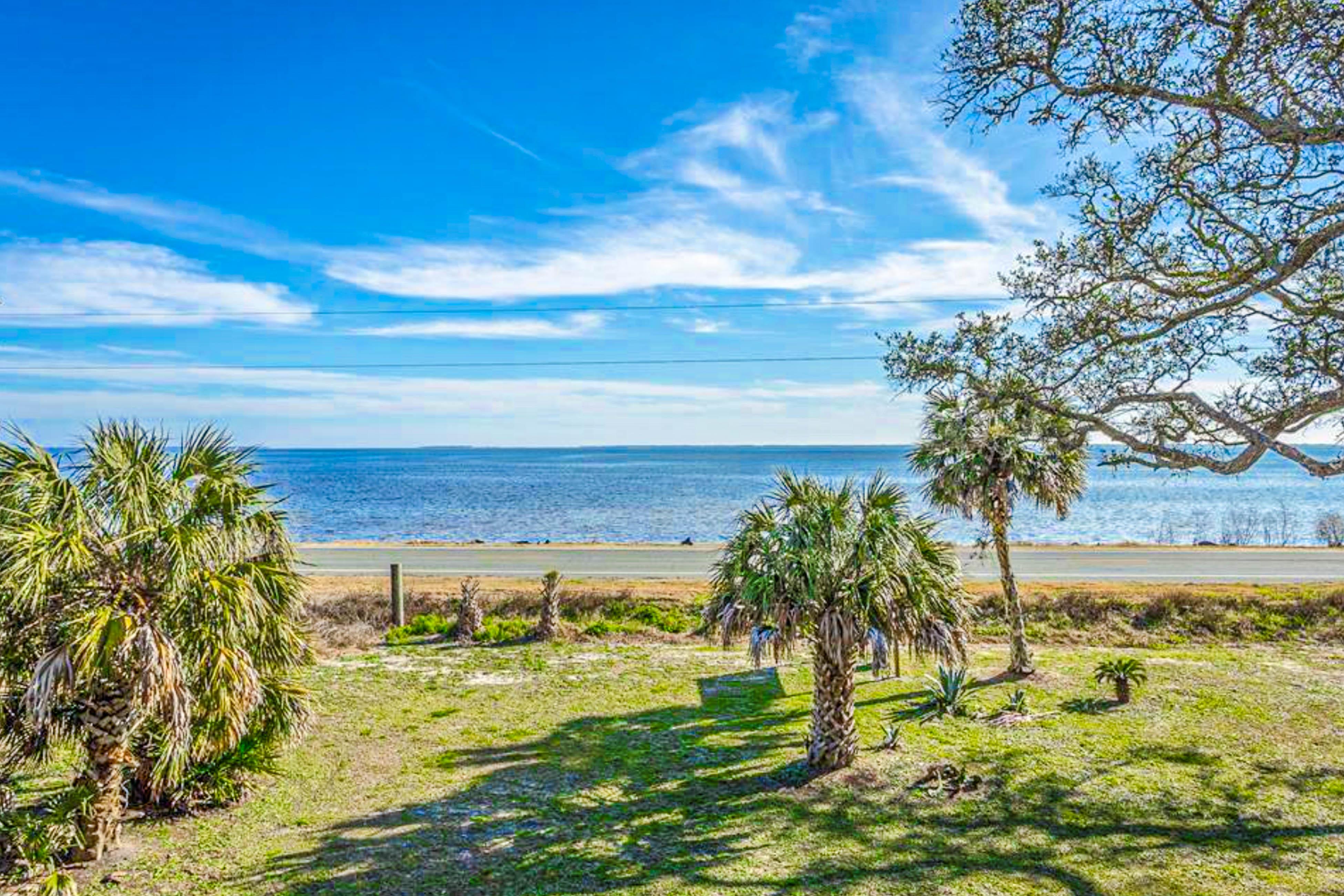 Property Image 1 - Bliss on the Bay
