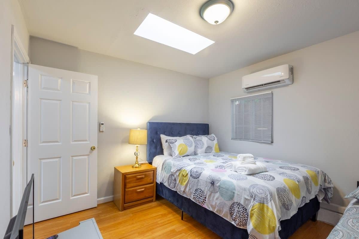 Property Image 1 - 2BR Guest House |DTWN RWC| Pking