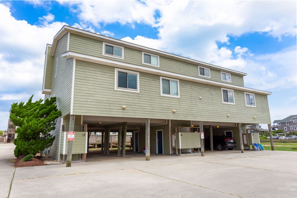 Located in the Seawalk Condo complex, you'll enjoy private beach access so you can feel your toes in the sand any time of day.