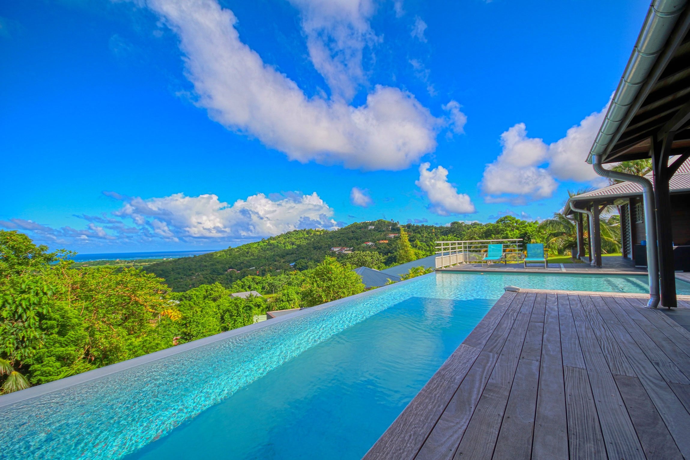 Property Image 2 - Quaint Villa with Beautful Sea View and Infinity Pool