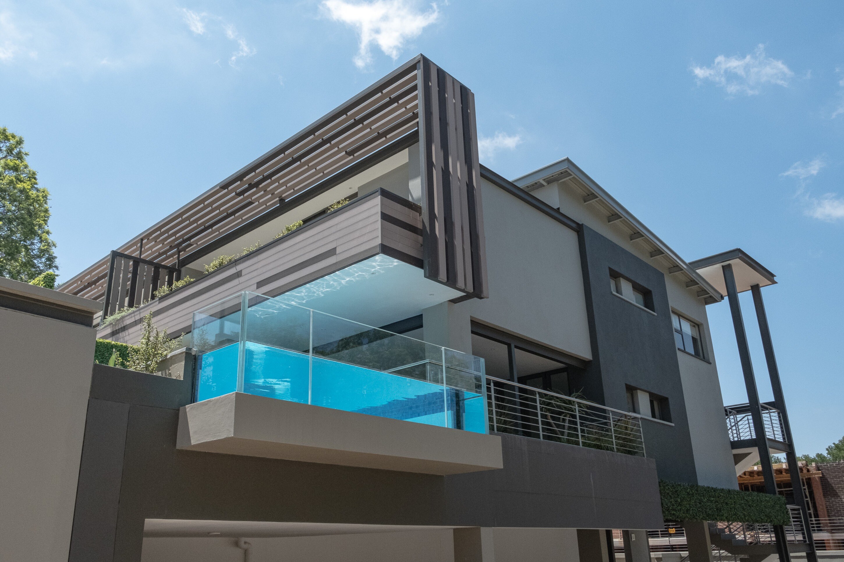 Property Image 2 - Modern Light Apartment with an Exclusive Pool