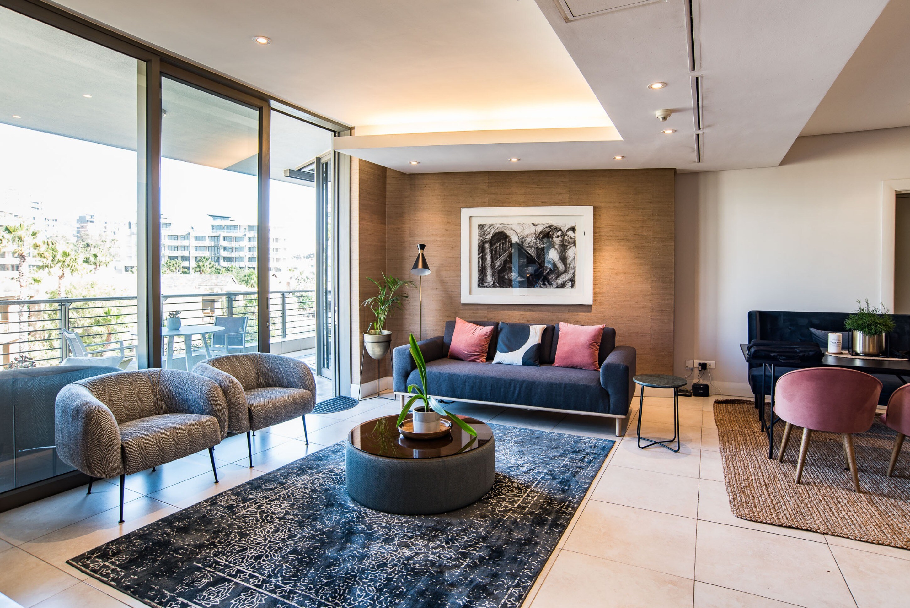 Property Image 1 - Modern Polished Apartment in the heart of Cape Town