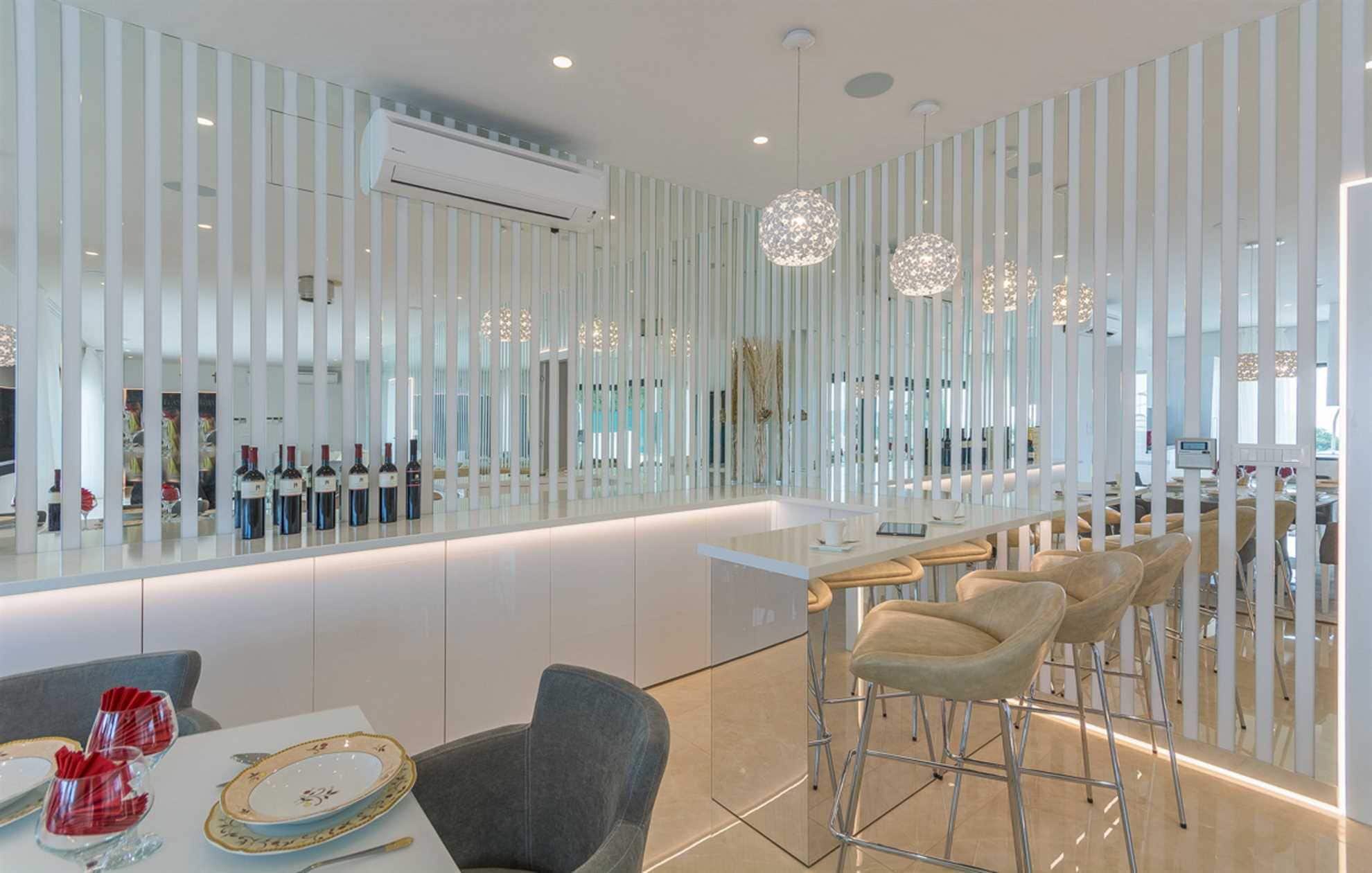 Luxurious Sea View Villa with Marvelous Pool