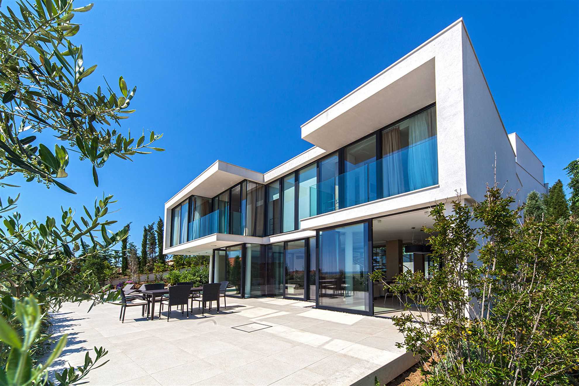 Property Image 2 - Fabulously Styled Luxury Villa Boasting Splendid Views on the Adriatic Coast