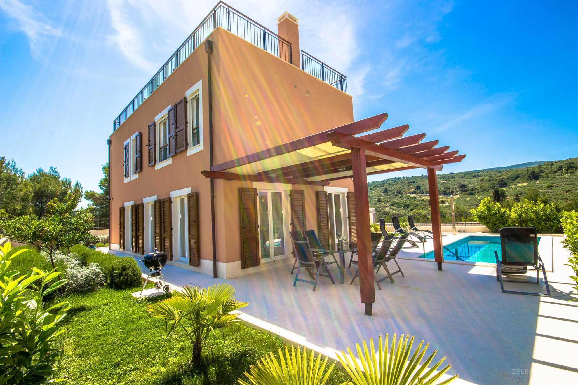 Property Image 2 - Tranquil Modern Villa with Huge Roof Terrace
