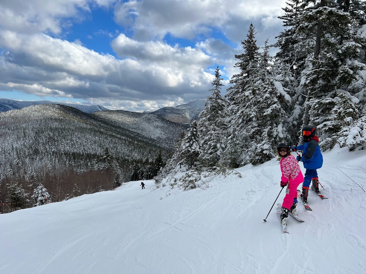 F9 Fairway Village home on the Mt Washington golf course - in the heart of Bretton Woods