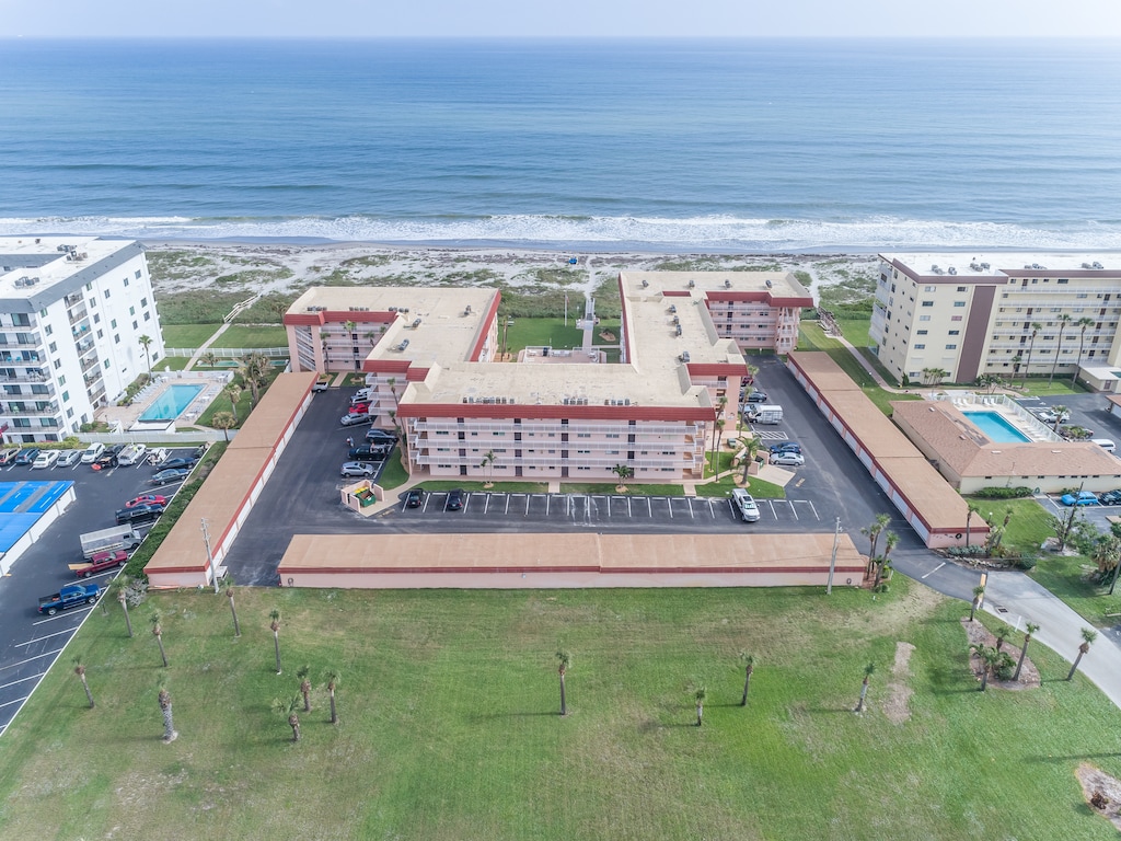 Overview of the quiet Spanish Main complex