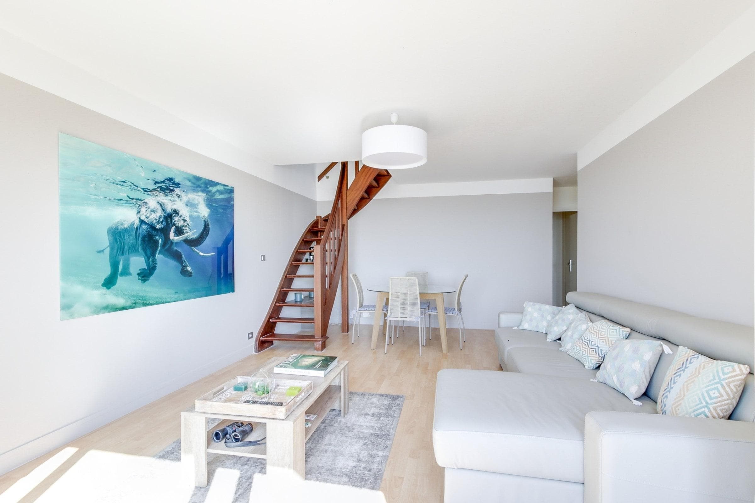 Property Image 1 - Radiant Spacious Apartment with Stunning Sea View Property Image 1 - Radiant Spacious Apartment with Stunning Sea View