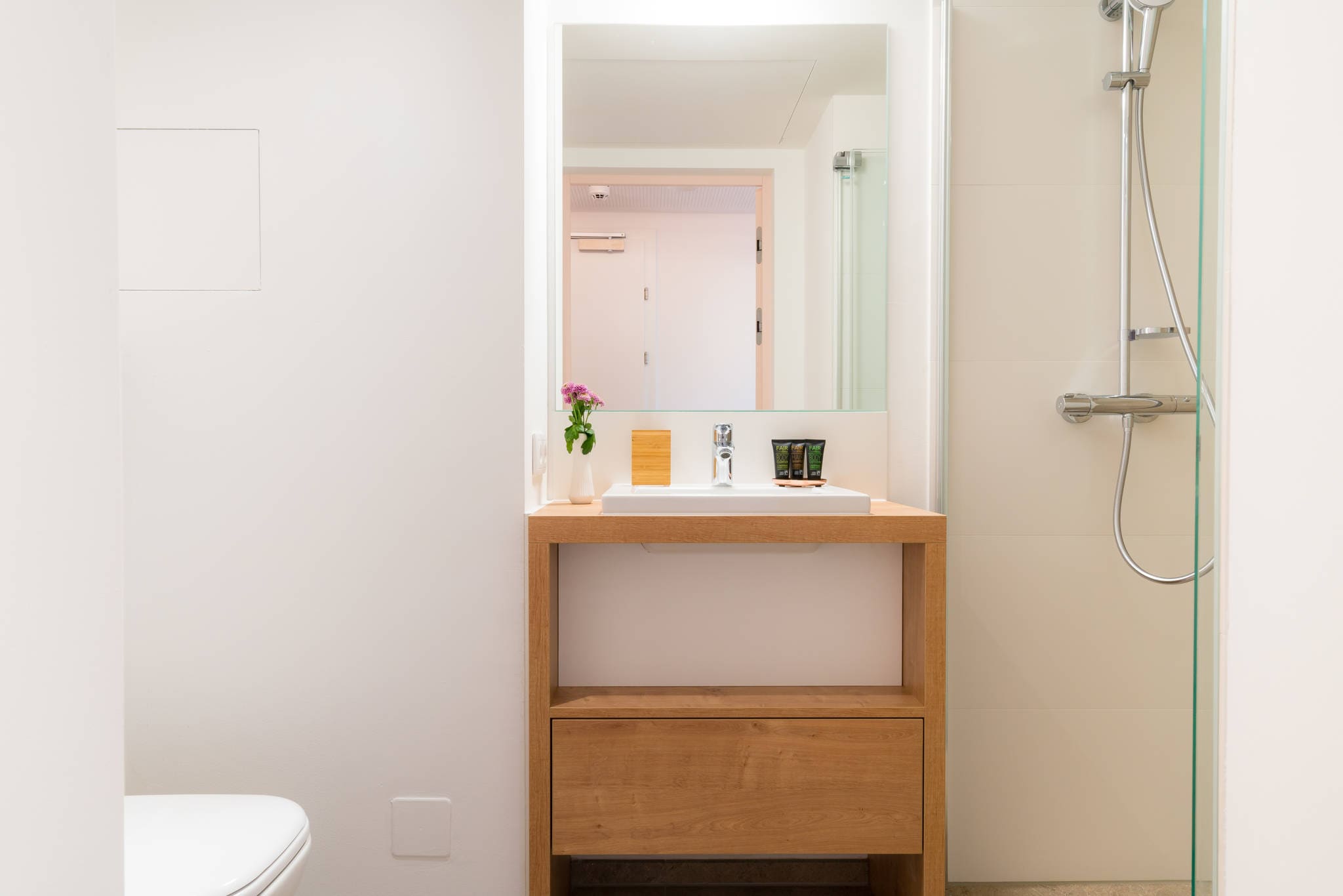 PREMIUM BUSINESS APARTMENT WITH AIR CONDITIONING