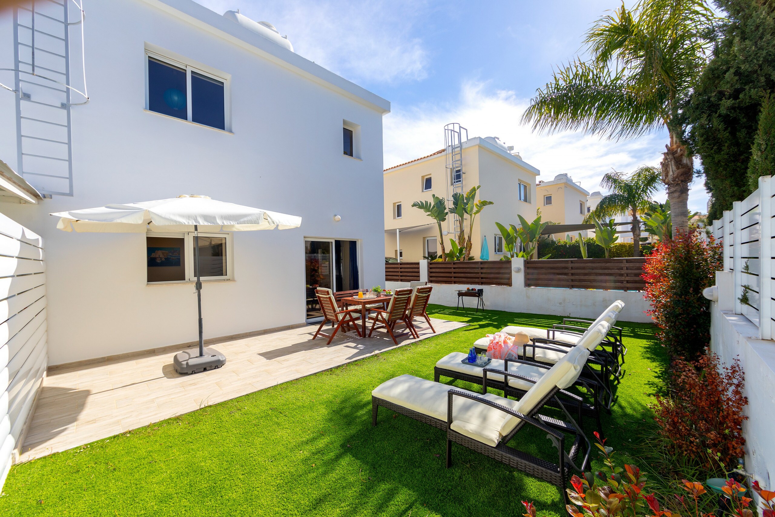 Property Image 2 - Tropical Beach Themed Villa with Spacious Lounge Garden