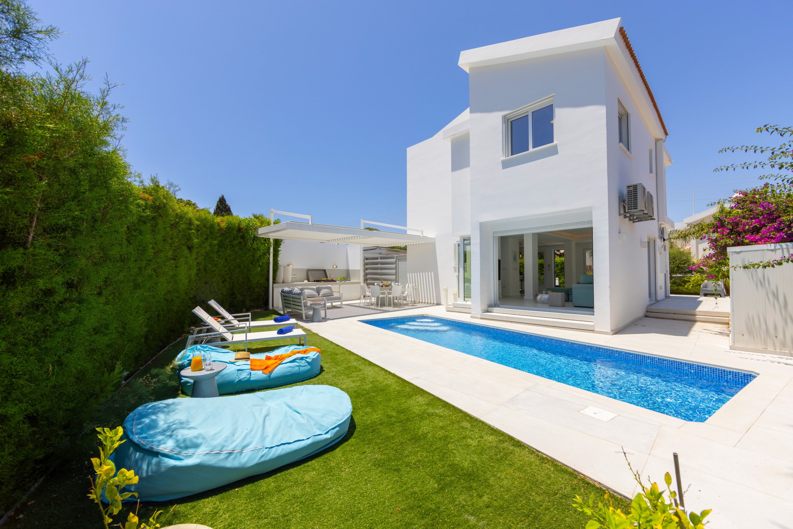 Sleek Modern Villa with Nice Pool near Vyzakia Beach - Home Rental in ...