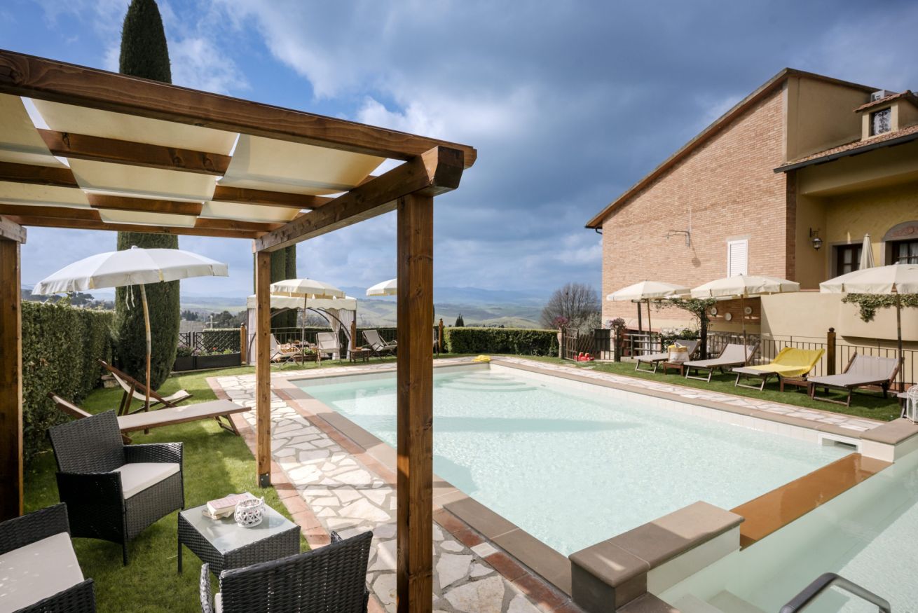 Property Image 1 - Impressive countryside villa with two private pools
