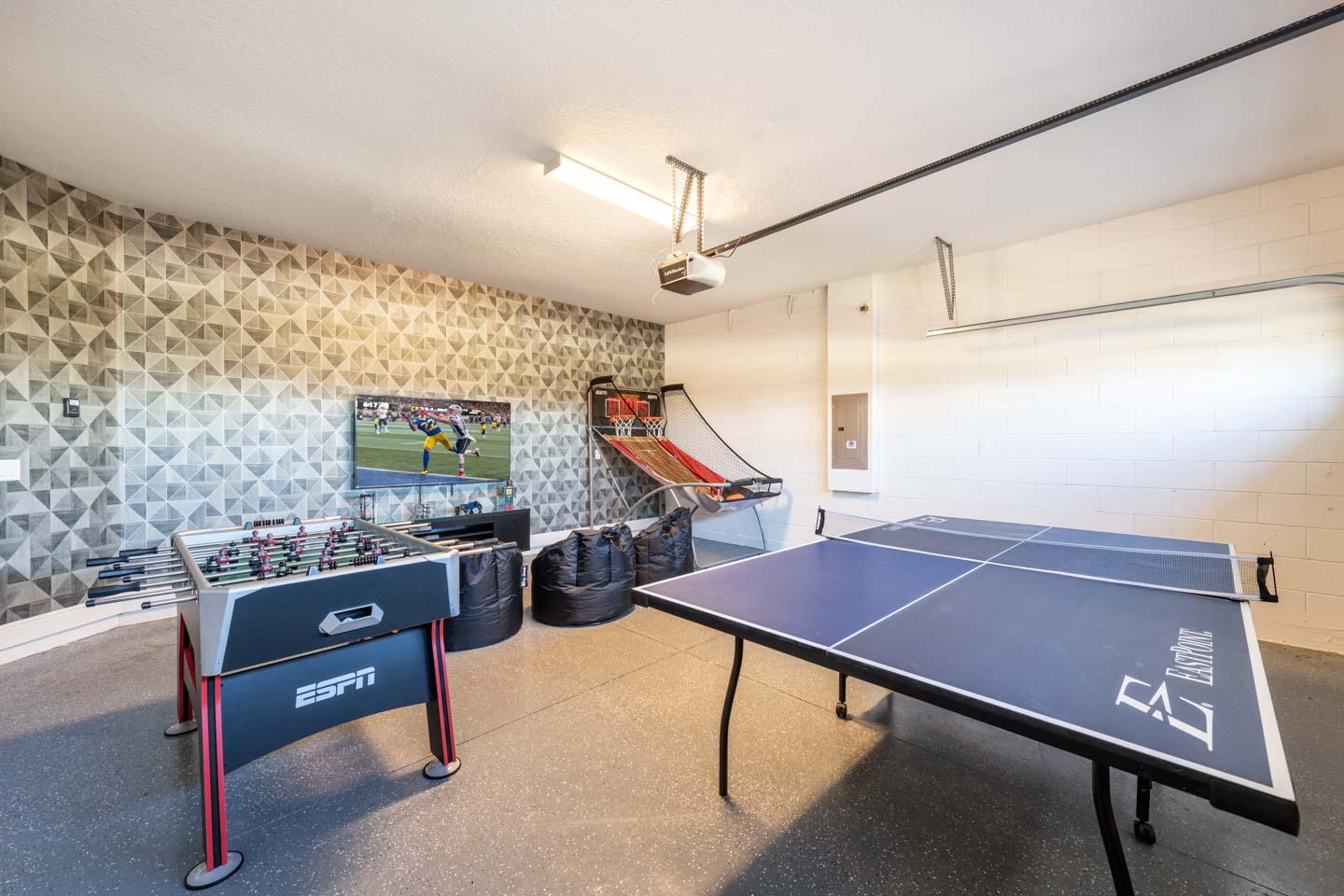 Artistic 6 Bdrm Home with Games Room at Encore