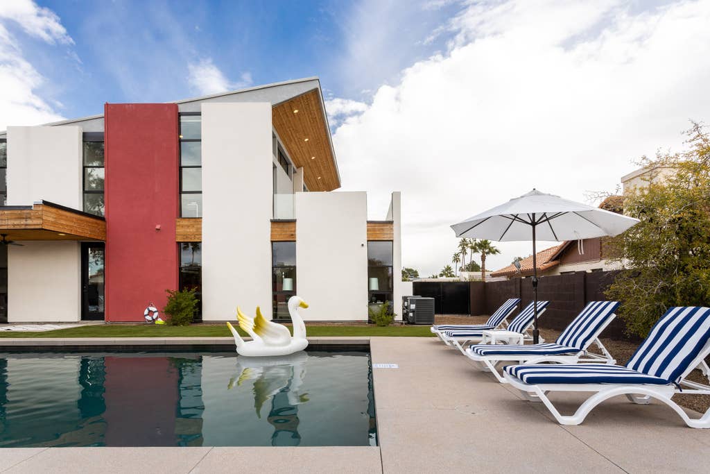 Property Image 2 - Blue Sky Modern: Iconic Architecture, Pool & Spa