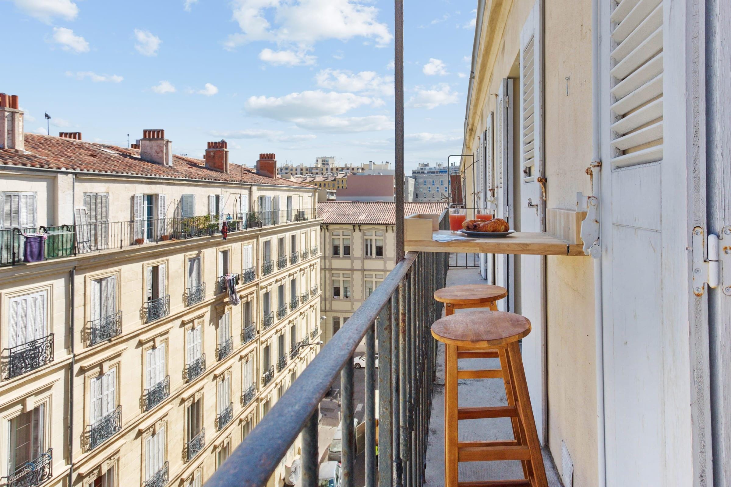 Property Image 1 - Beautiful flat with balcony in downtown Marseille 