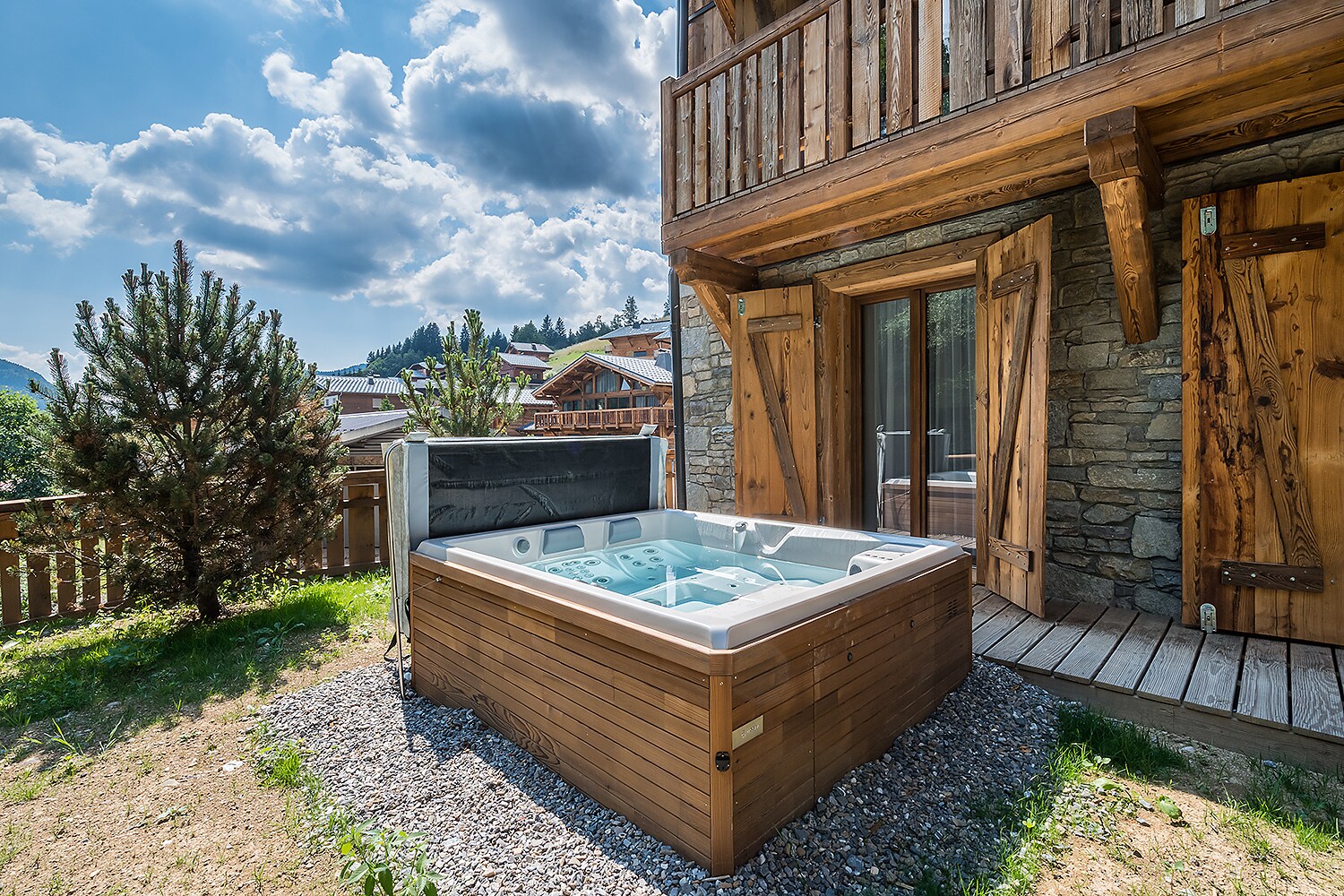 Property Image 1 - Modern chalet with Jacuzzi in Les Gets