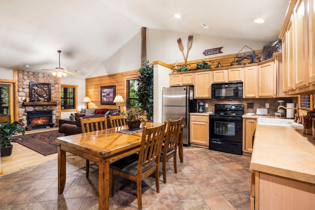 Full Kitchen and Dining Area