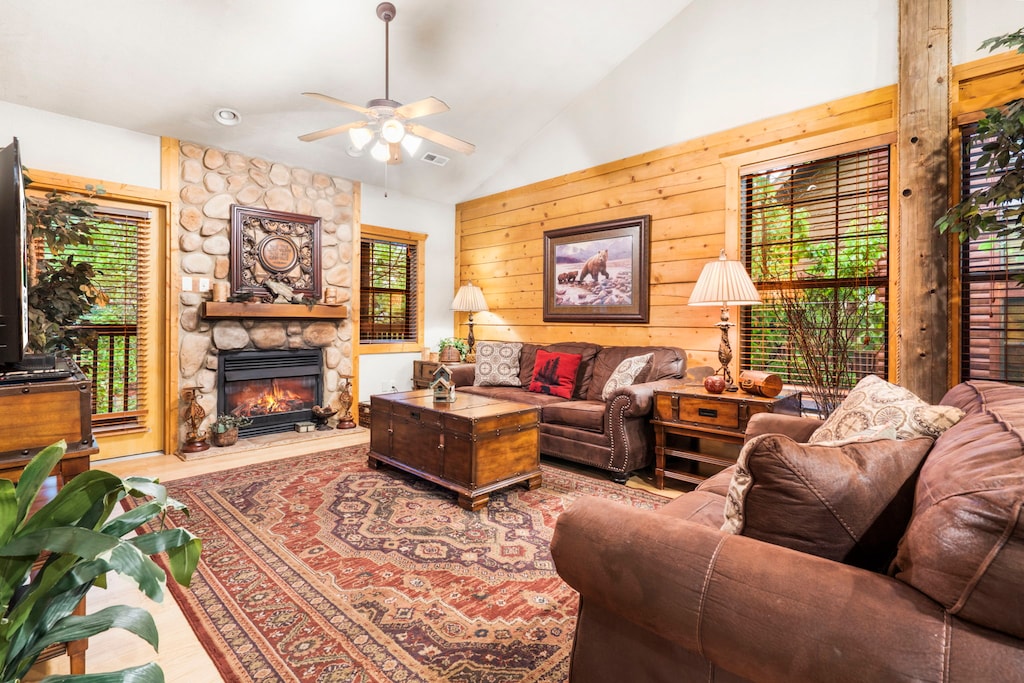 Inviting Living Room with Gas Fireplace, Cable TV/DVD, Sofa Bed