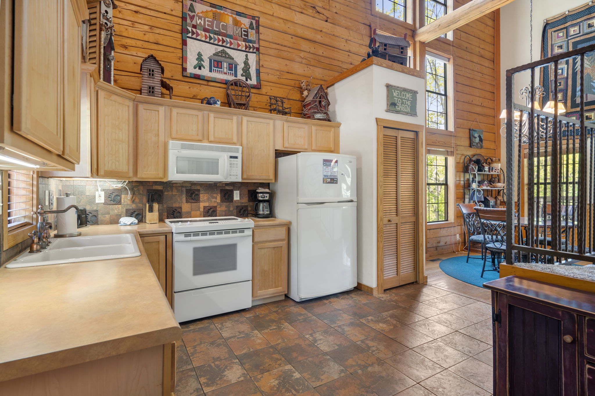 Full Kitchen with Major Appliances