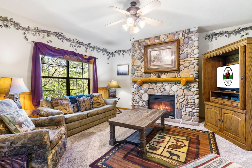 Living Room Featuring Cable TV, Sofa sleeper and Seasonal Gas Fireplace