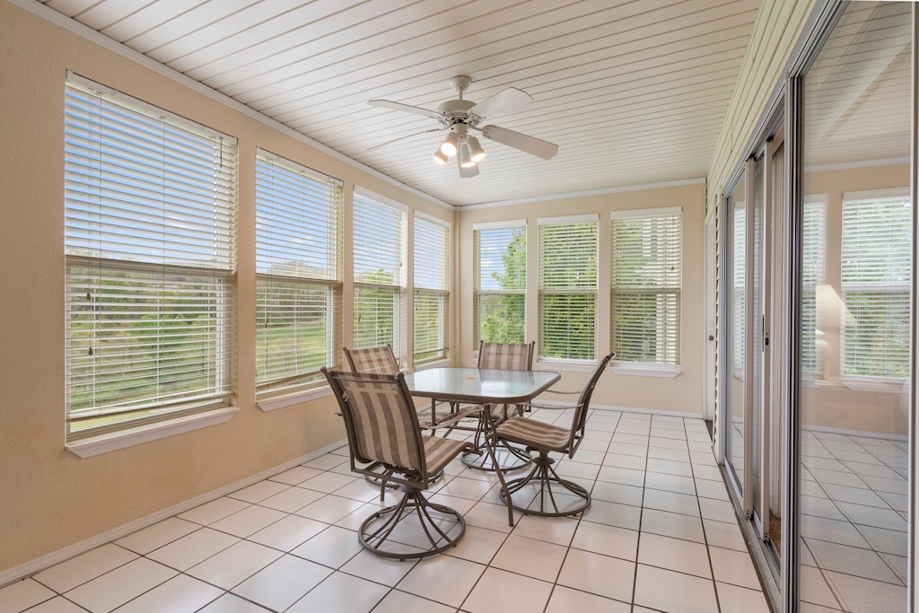 Sunroom featuring a Golf Course View