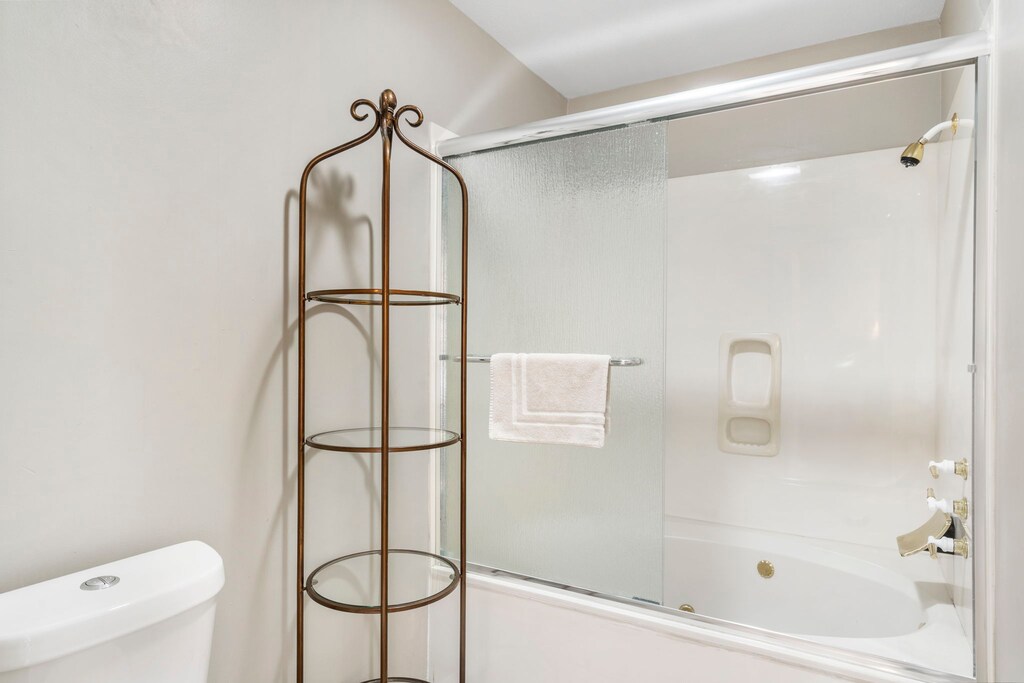 Master Bath Jetted Tub