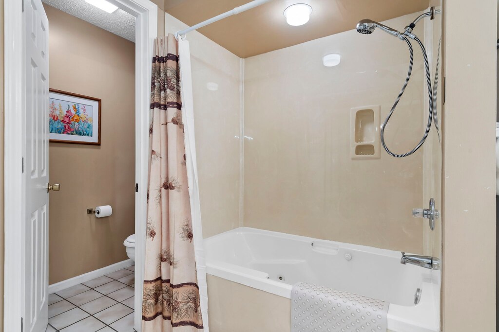 Master Bathroom - Jetted Tub