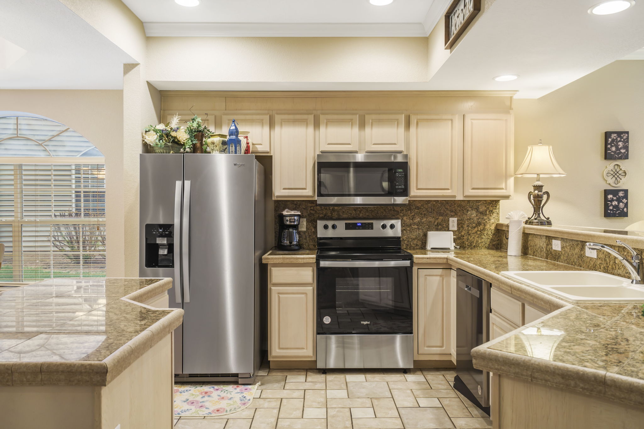 Full Kitchen with Upgraded Appliances