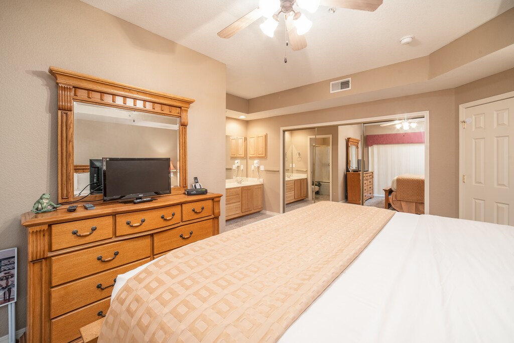 Master Bedroom - Cable TV, Closet and Drawer Space