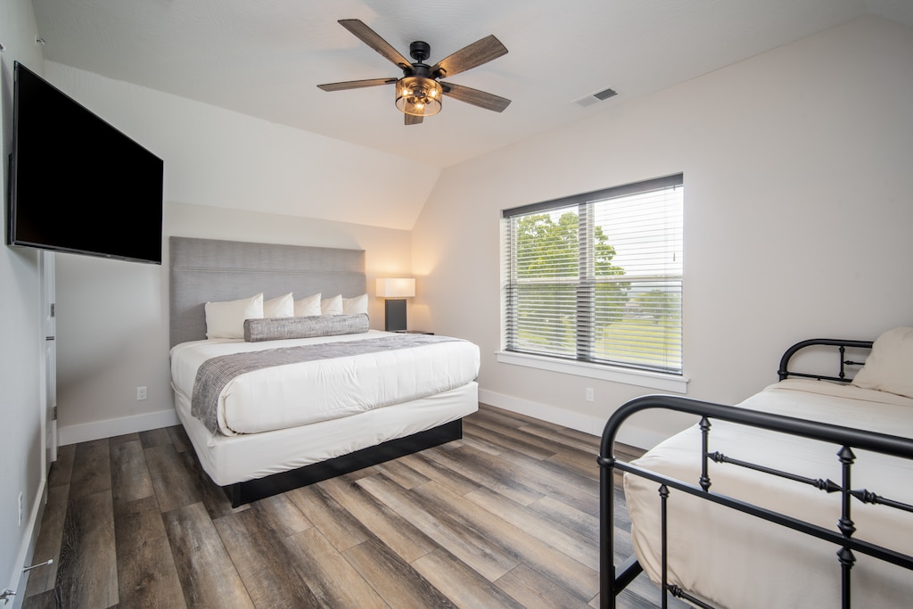 Bedroom Six-Upstairs,  King Bed, Daybed Plus Trundle, Attached Bath