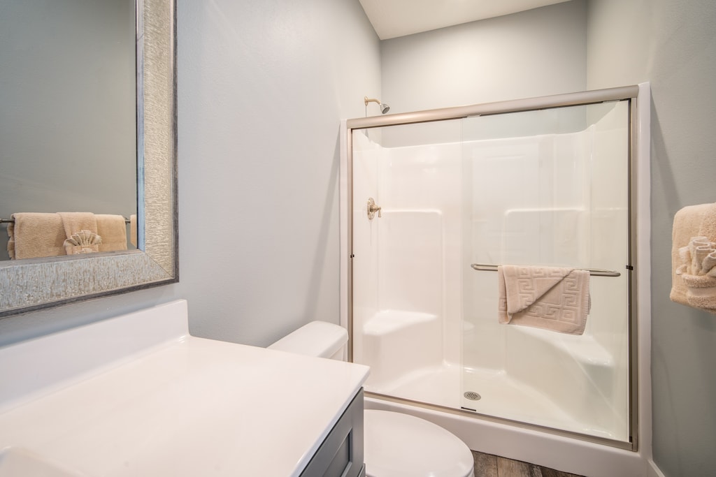Bathroom Attached to Bedroom Seven