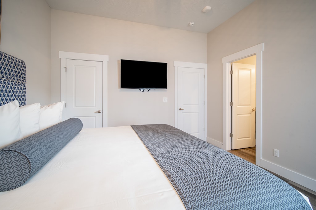 Bedroom Four, Downstairs- King Bed, Attached Bath