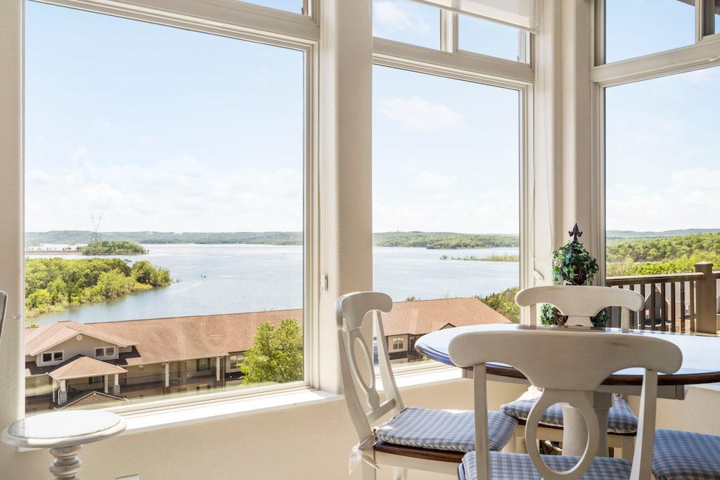All-Season Sunroom with a Great View of Table Rock Lake