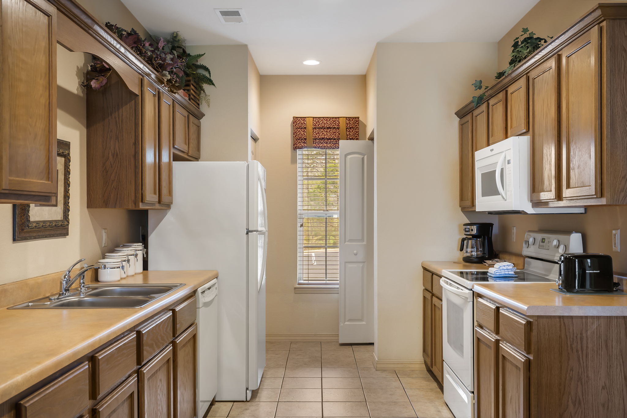 Full Kitchen with Major Appliances