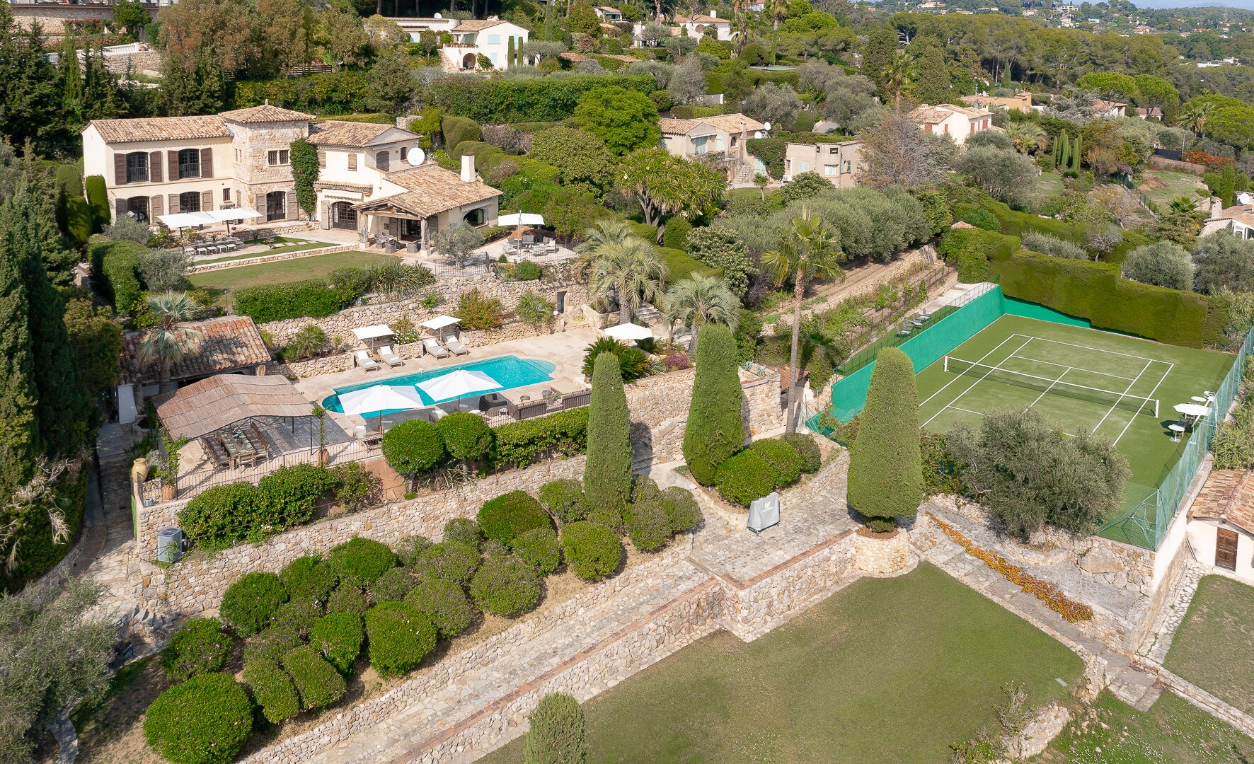 Property Image 1 - Beautiful stone mas with sea views, large pool and tennis court
